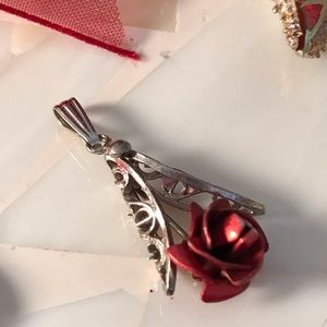 Red rose 🌹 pendant on sterling silver lattice (vintage)